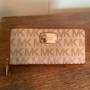 Michael KORS Continental zip Monogram Wallet Purse Gold Brown